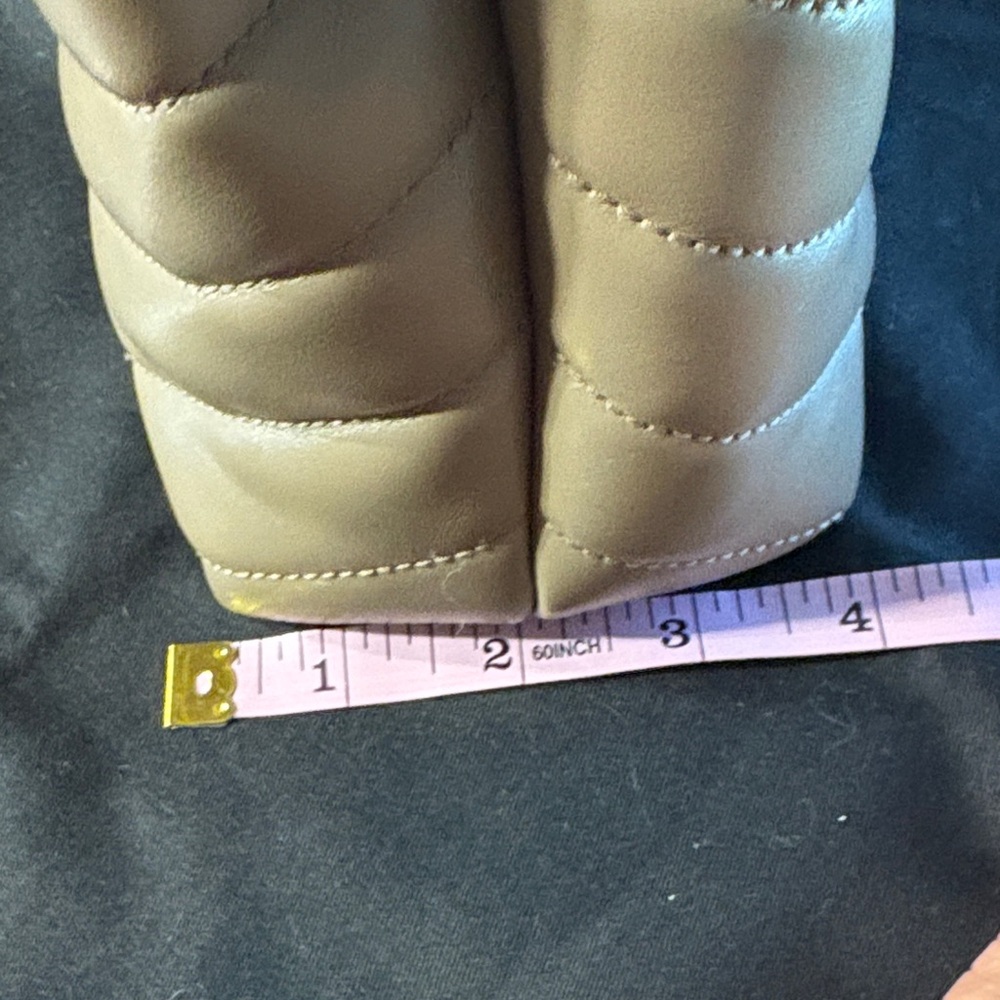 Saint Laurent Beige Quilted Shoulder Bag - Picture 3 of 11